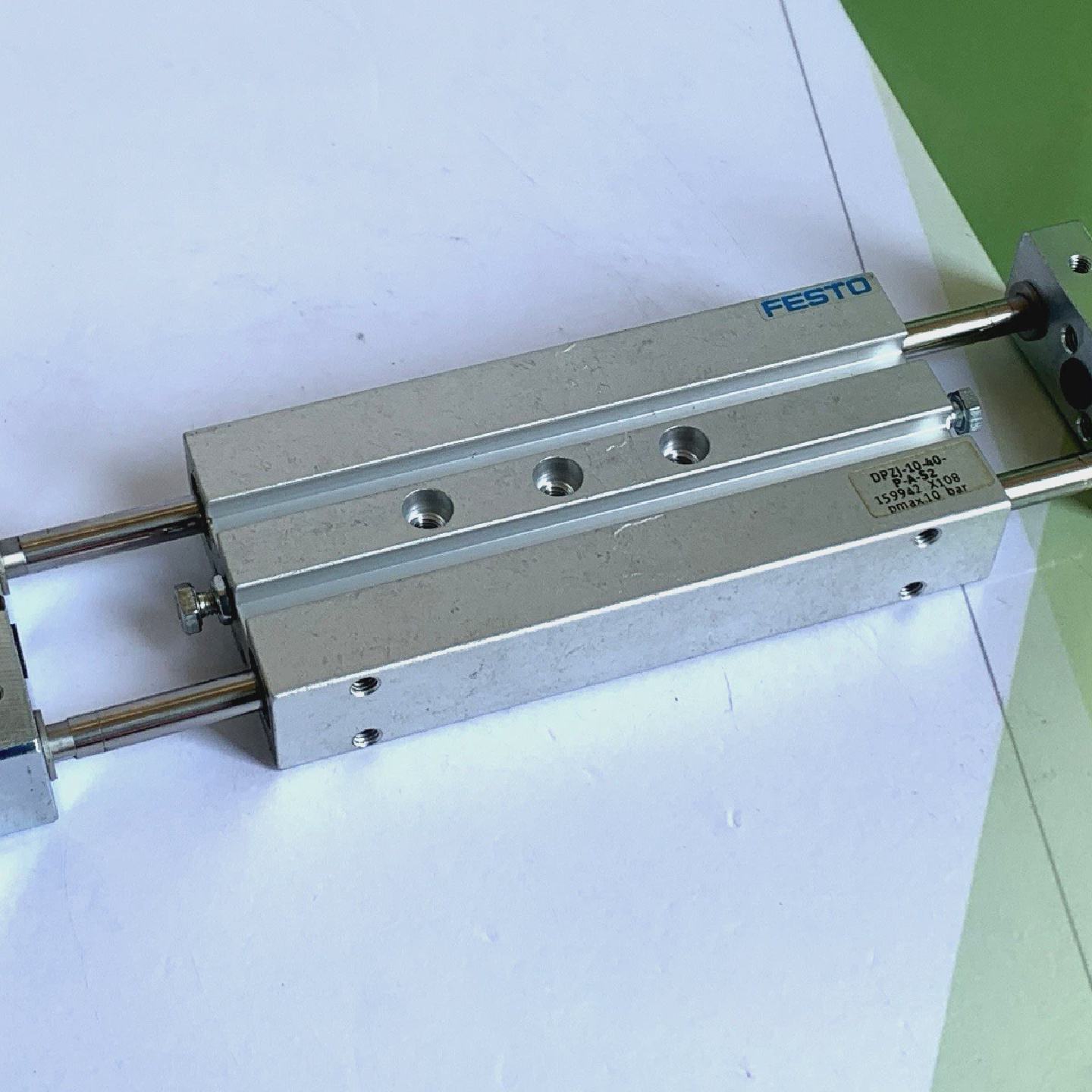 FESTO DPZJ1040PAS2 159942 cilindro pneumatico doppio pistone - 实物图