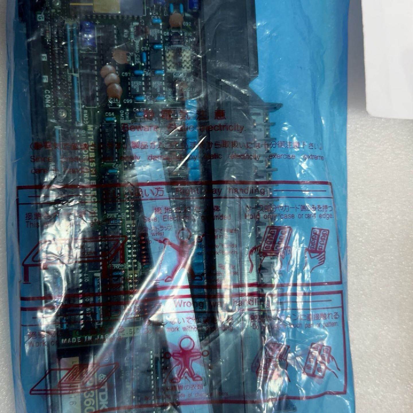 几乎全新三菱MELSEC203D可编程控制器日本原装--议价商品