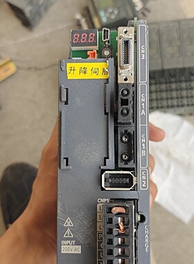 三菱伺服驱动放大器型号MRJE20B实物图有一个