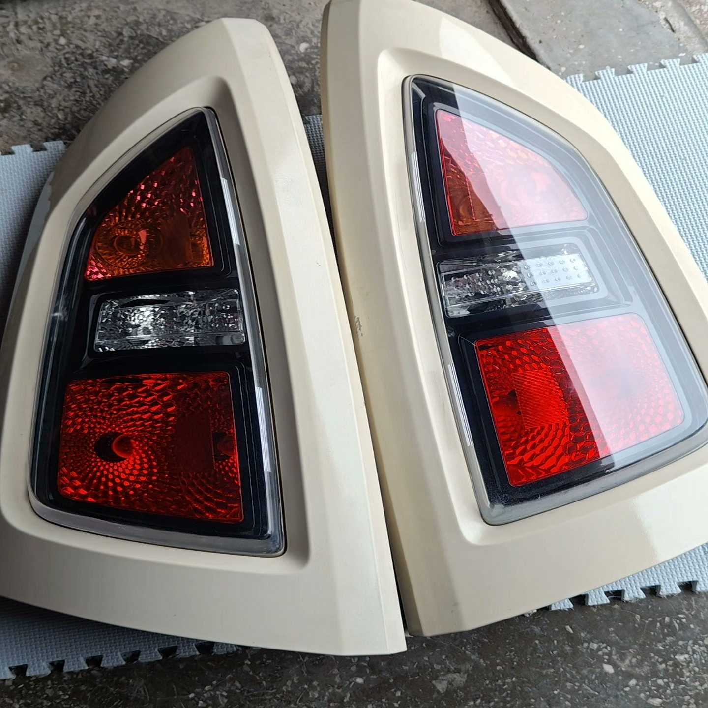 起亚秀尔尾灯总成,后刹车灯,转弯灯,原厂原车拆车件,实物--议