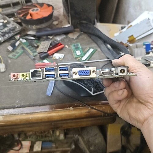 询-B85lTX主板4SATA口DC12V供电