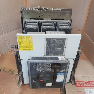 Disjoncteur Air HYUNDAI HAT 25 660V5060 HZ2500A
