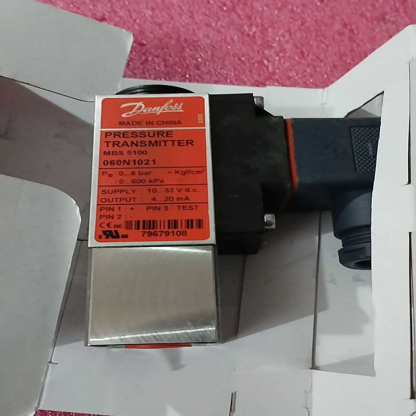 丹佛斯压力传感器060N1021原厂件，螺纹链接，议~询价