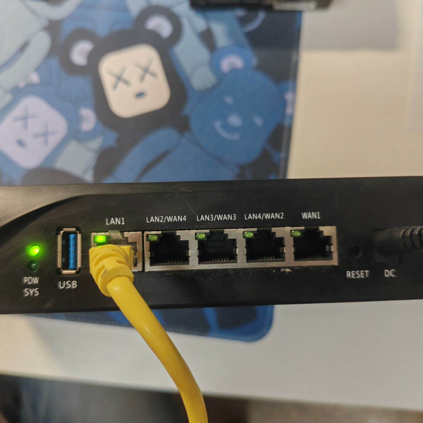 锐捷睿易RG-NBR700G企业级路由器，5口千兆，4WAN 1LAN，带USB接