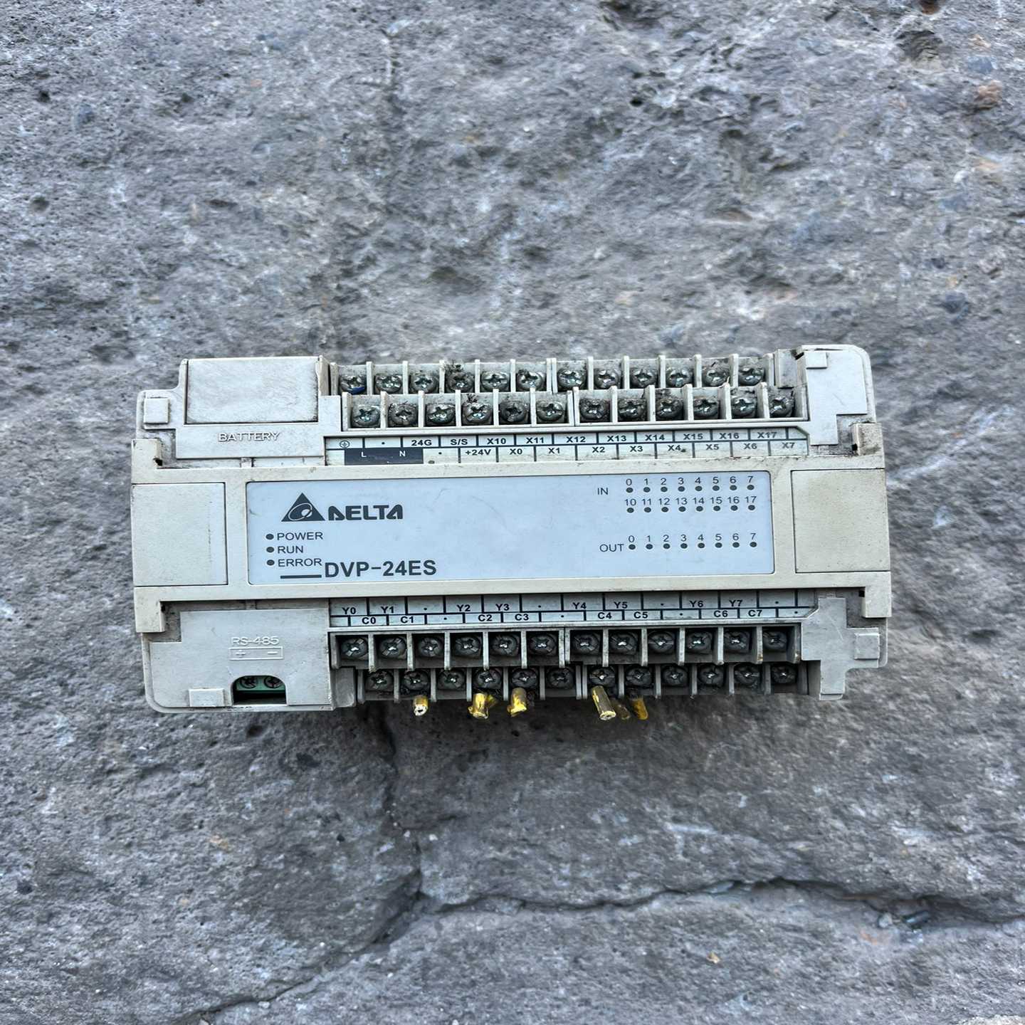 台达PLCDVP24ES00R2。外壳中间合不住议价