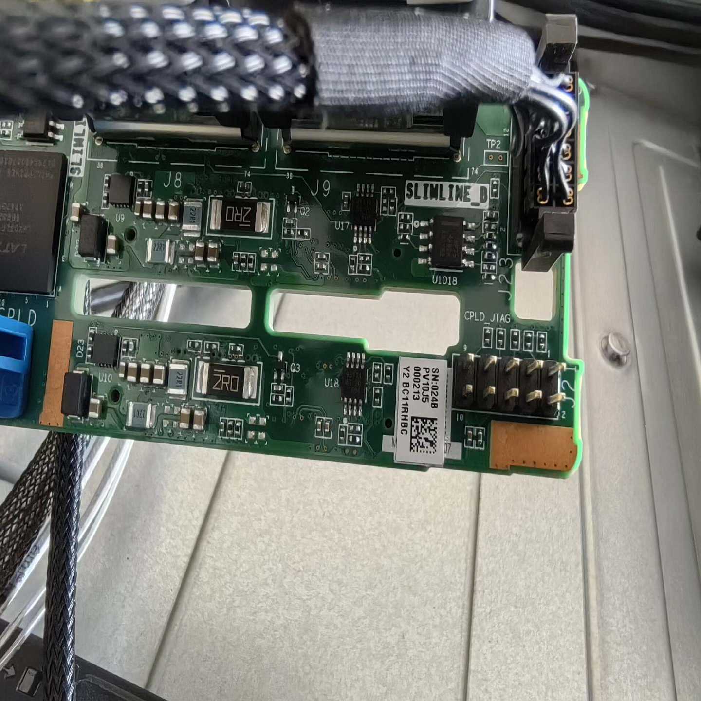 议价华为RH2288HV5/5288v5后置2.5寸4盘位支持