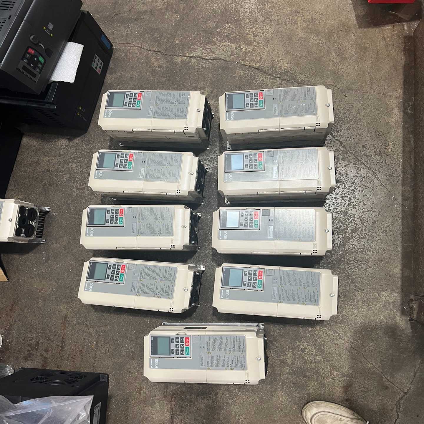 询价安川H1000变频器2.2KW，3.7KW，5.5KW，HB