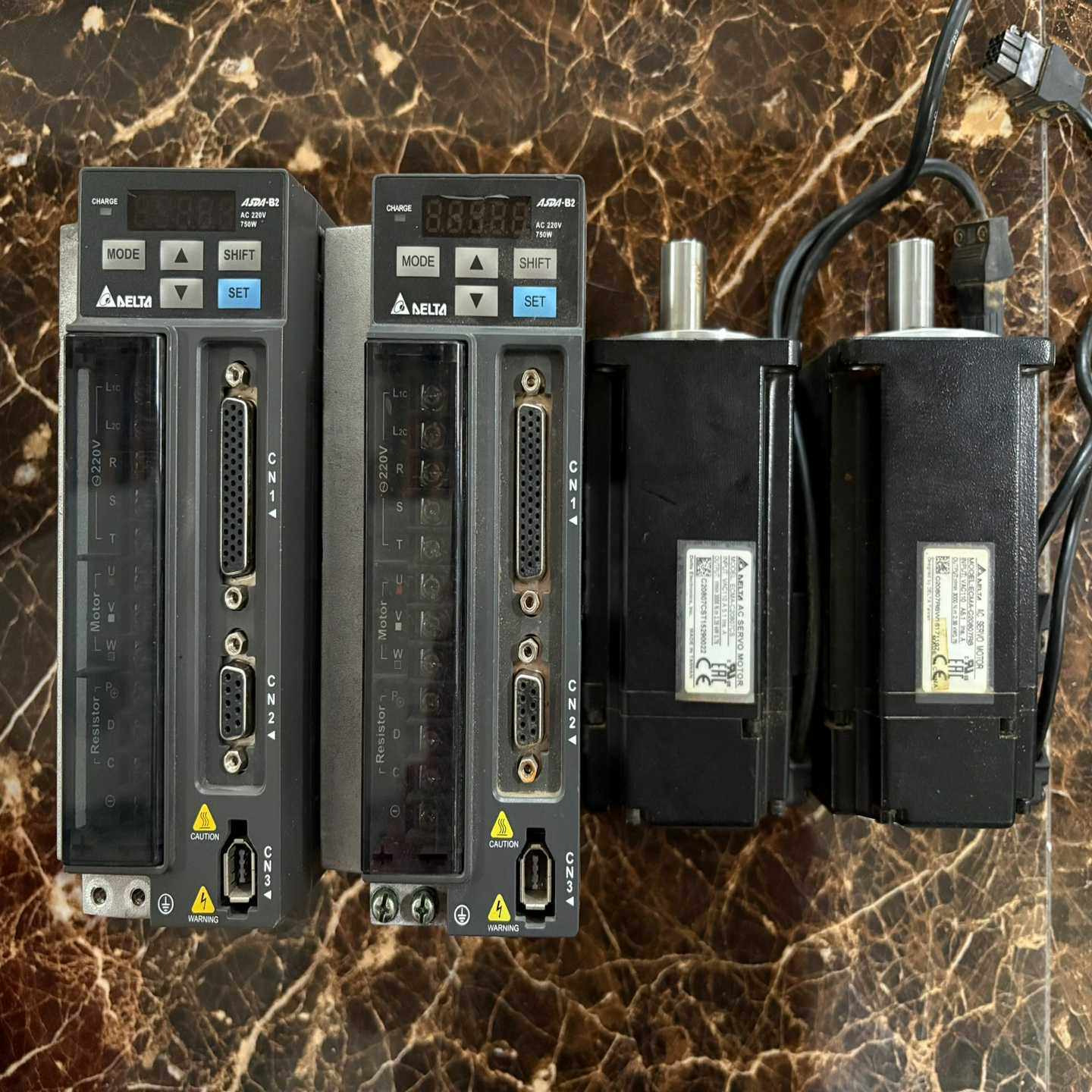 台达  ASD-B2-0721-B+ECMA-C20807R{议价}