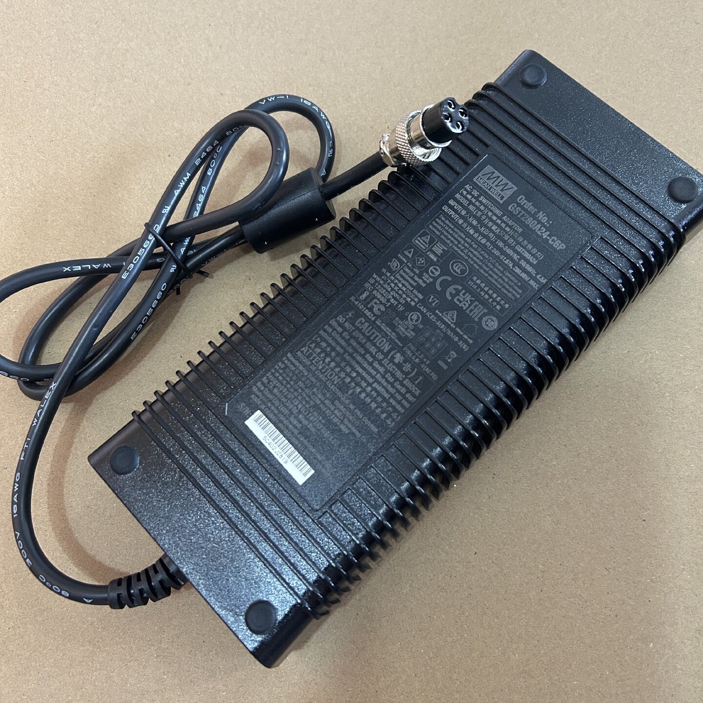 全新原装明纬GST280A24-C6P电源适配器24V11.67A圆口四孔航空插头