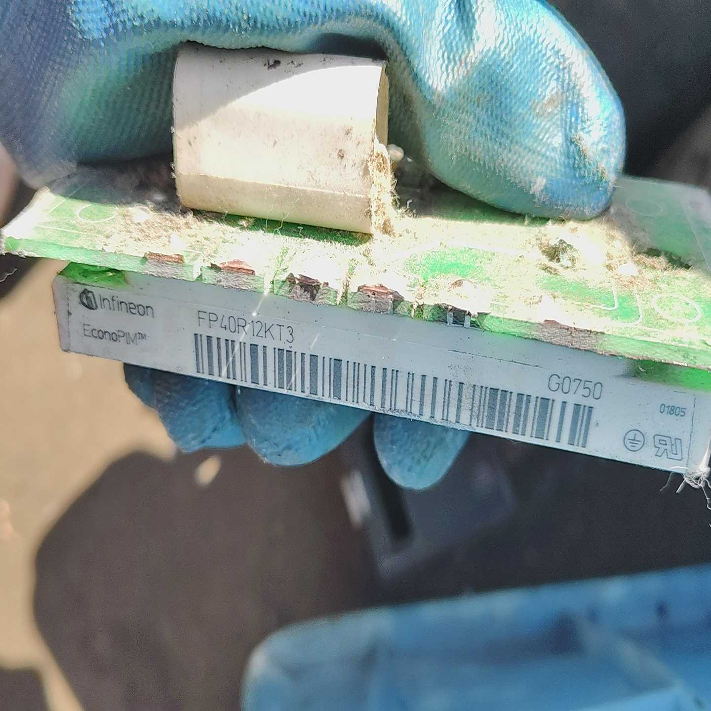 英飞凌FP40R12KT3模块，实物拍摄，成色如图。型号清晰--议价商品