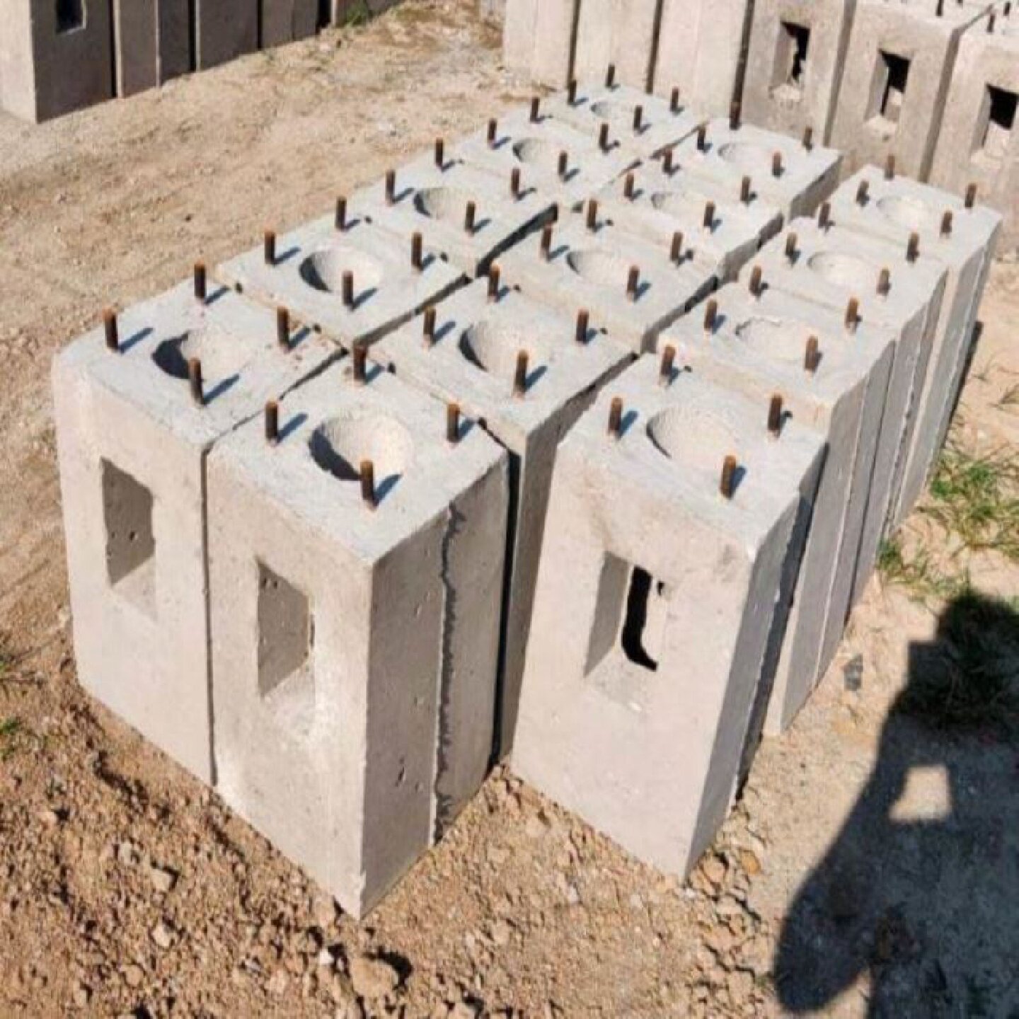 监控立杆水泥基础混凝土预埋件路灯基础底座地笼水泥墩定制