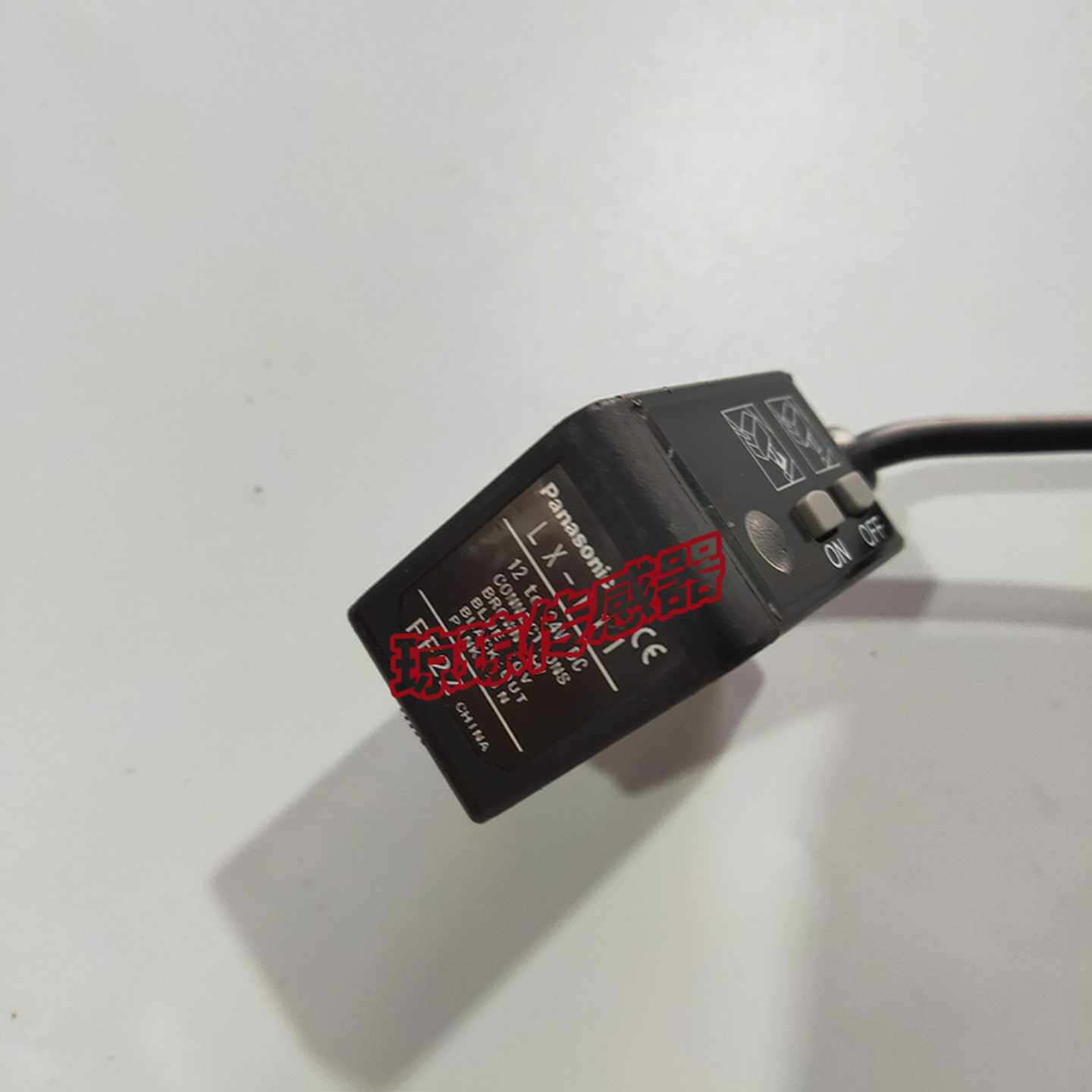 正品神视松下色标传感器LED数显放大器内置光电开关LX-111101P