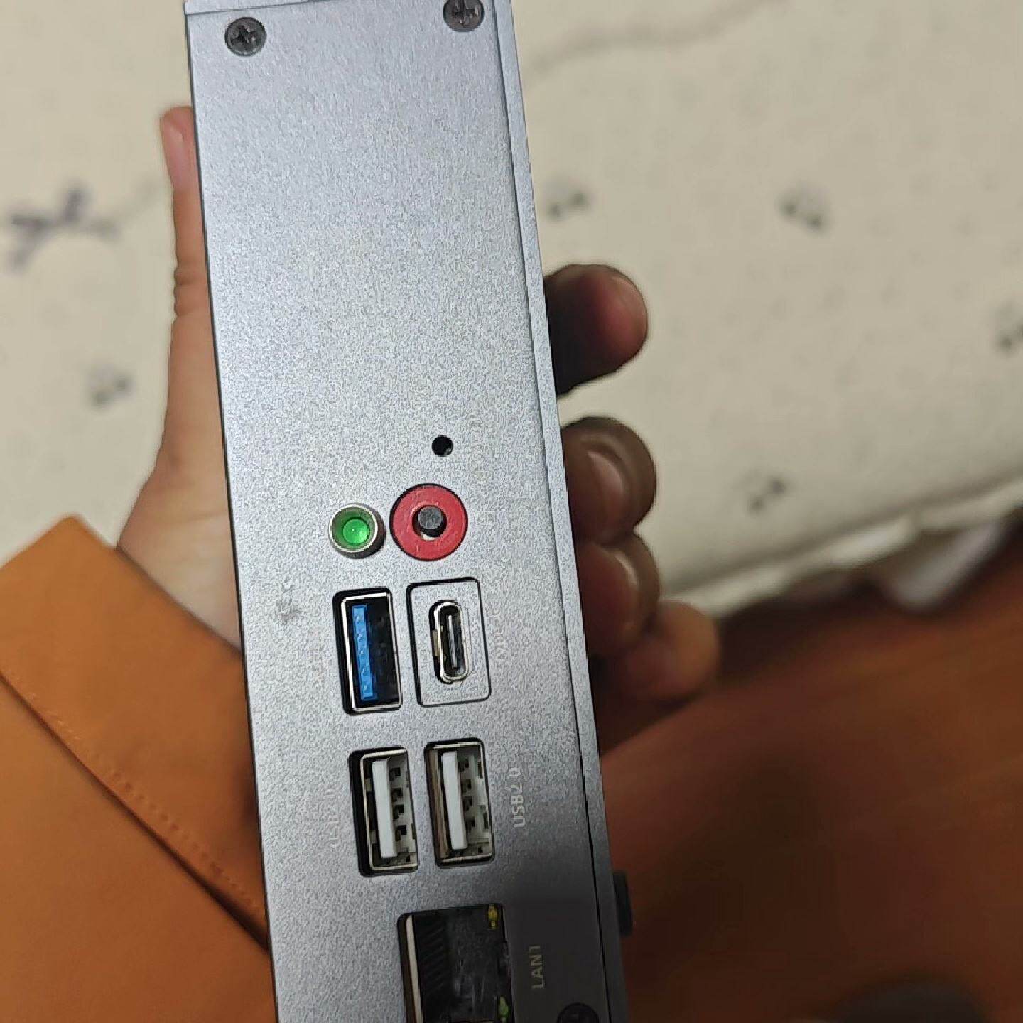 联想 边缘计算机网关 型号：ECG-AR70EA2--议价商品
