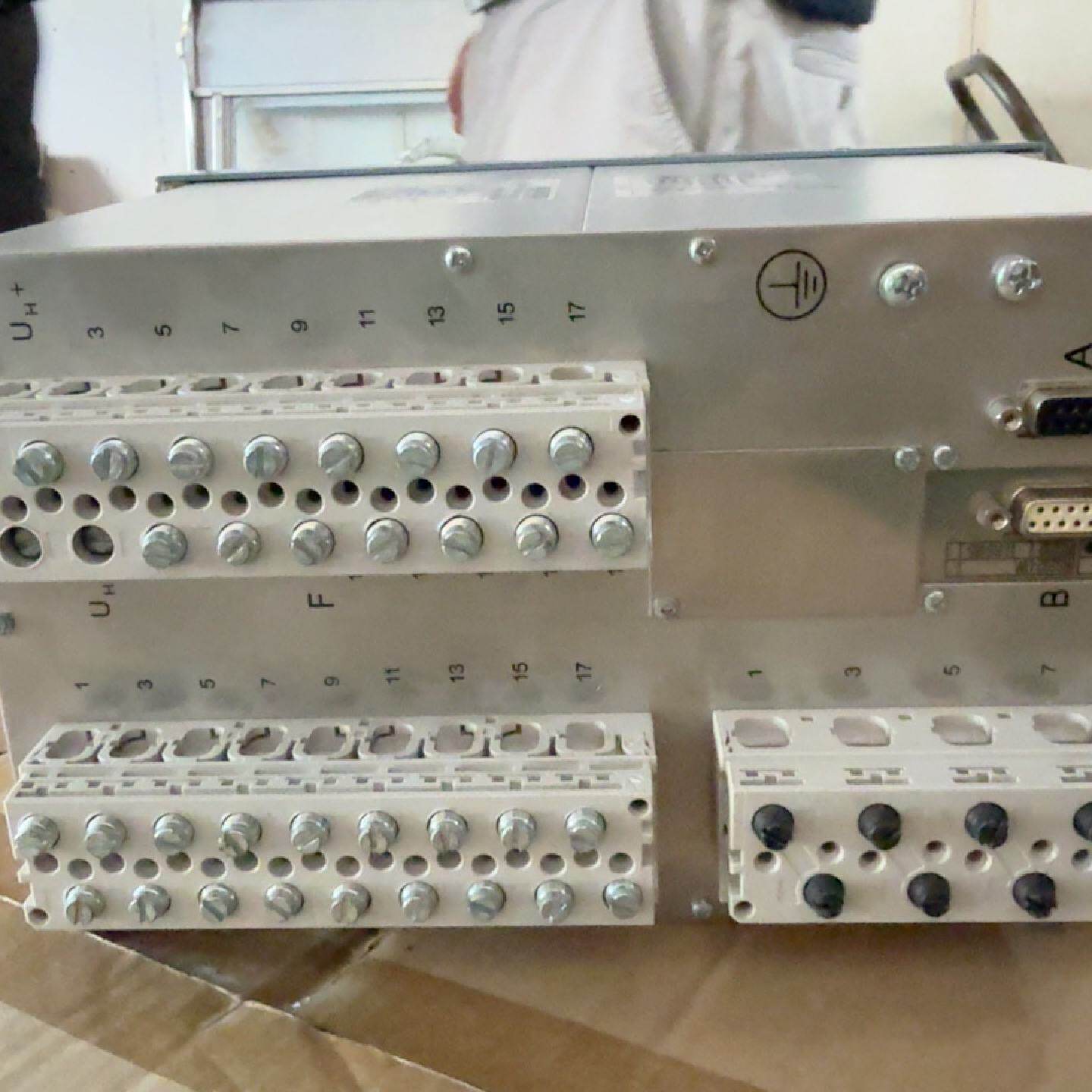 SIEMENS西门子SIPROTEC 7SJ68控制和过流保--议价商品