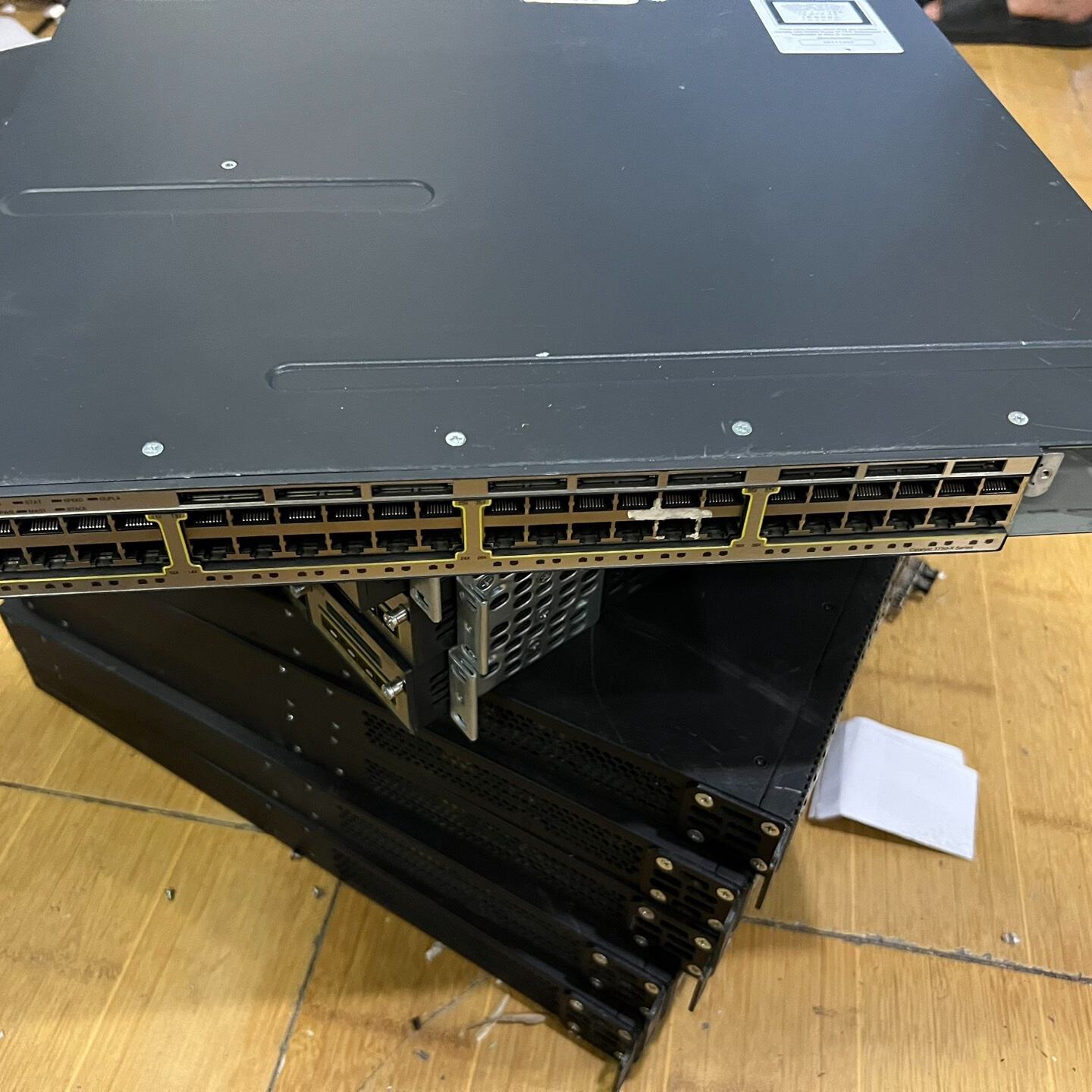思科WS-C3750X-48T-S，全千兆核心交换机，-议价