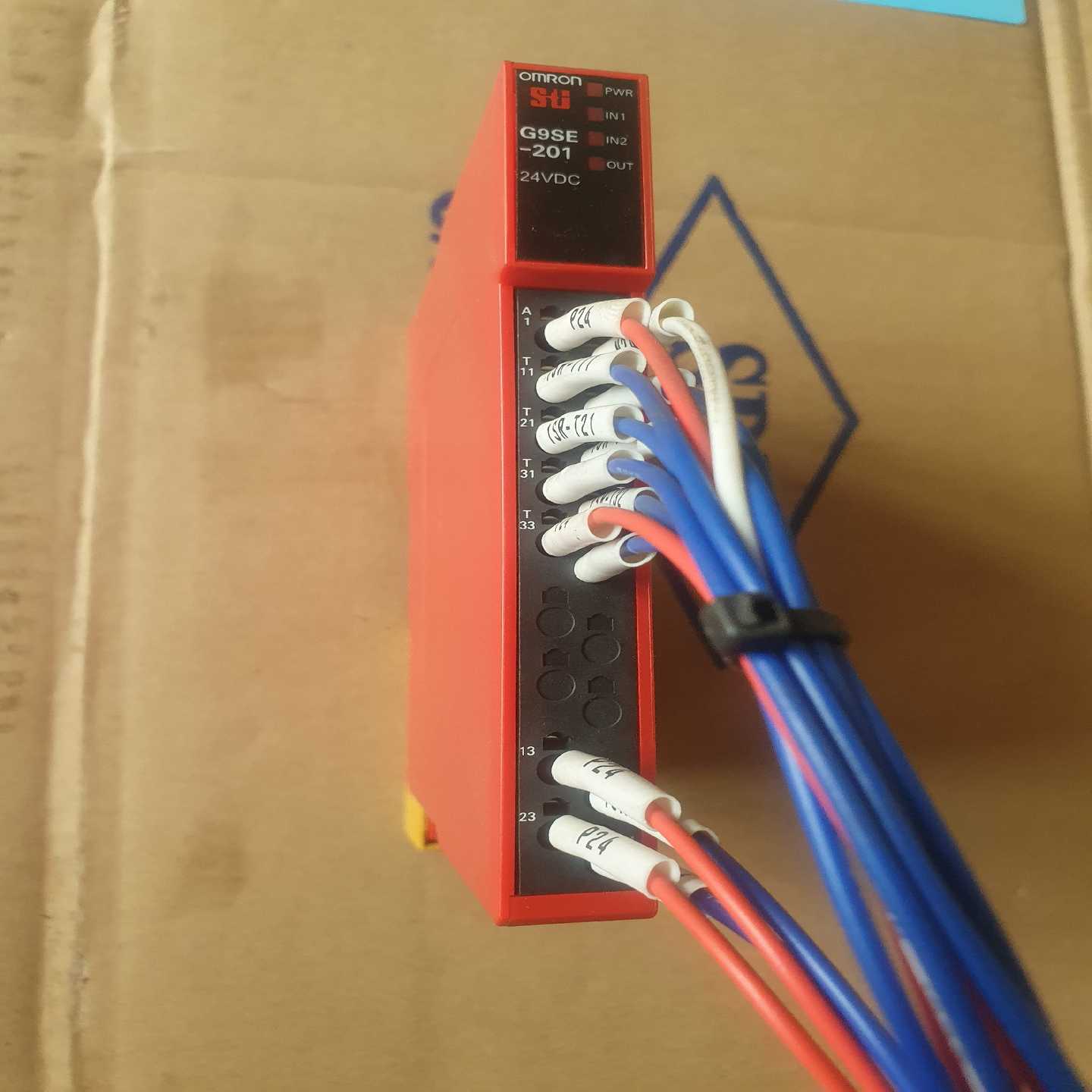 议价欧姆龙安全继电器G9SE-201价格400需要的拿，成色好