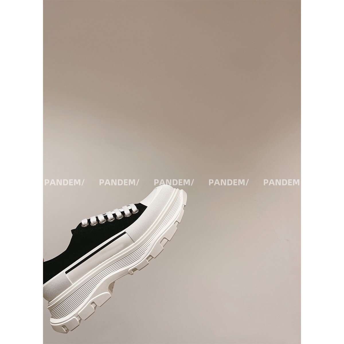PANDEM卖混帆布鞋小白