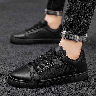男鞋纯黑色板鞋韩版潮流休闲皮鞋百搭全黑色英伦鞋黑底工作上班鞋