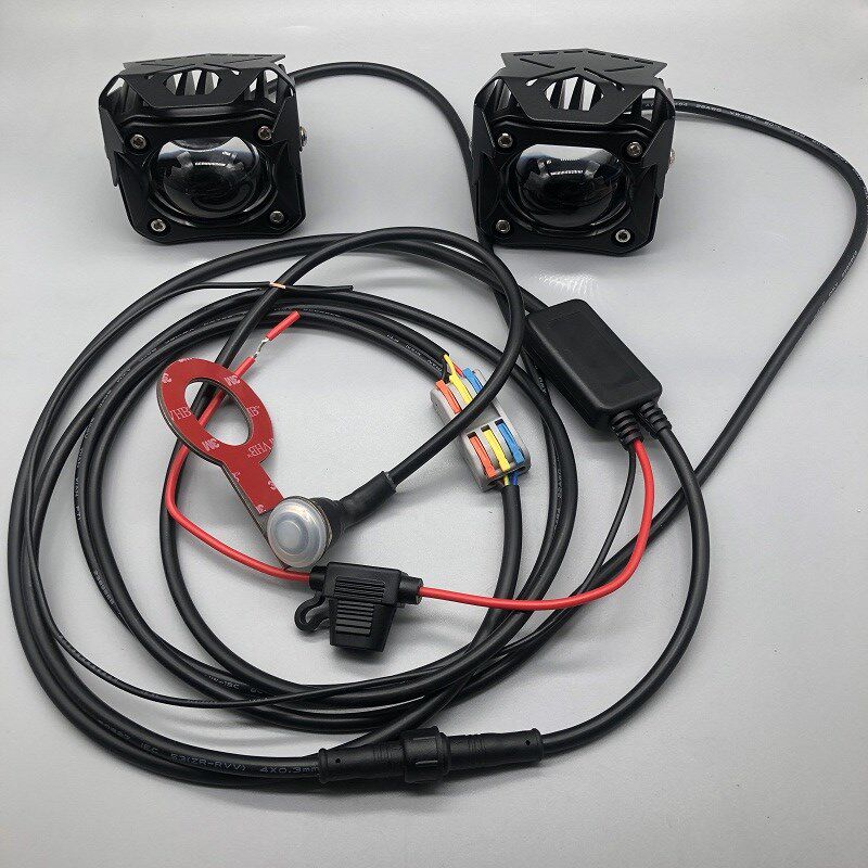 电动摩托车LED远近光射灯改装原车远光同步线组一拖二超车灯线束