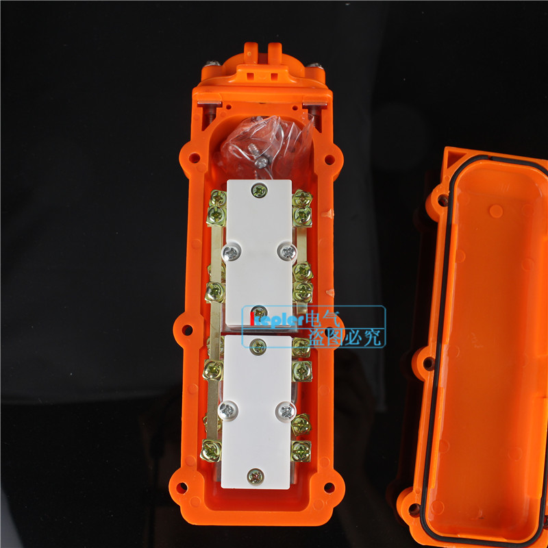 TNHA1-62WD行车按钮开关 4键位防水起重COB-62W COP62D COB62WD