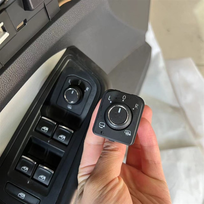 大众新宝来速腾朗逸电动后视镜折叠迈腾帕萨特自动折叠改装流水灯