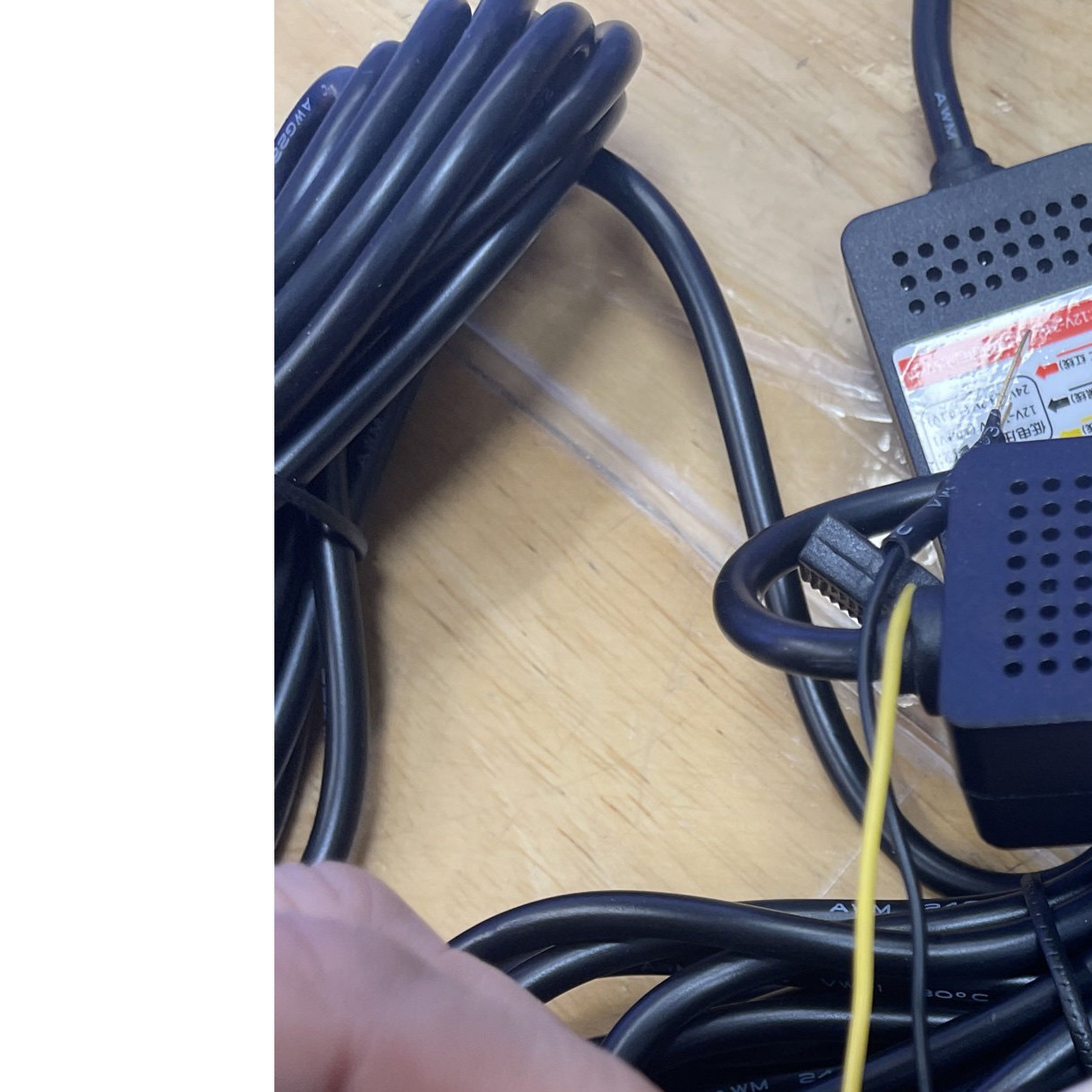 汽车行车记录仪低压保护12V24V转5V2.5A停车监控降压三线安卓接口