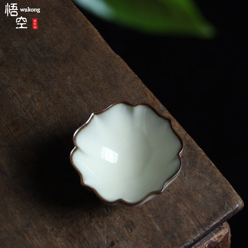 龚炳明龙泉青瓷铁胎蛋白釉手工高档大号葵口主人杯单杯礼盒装