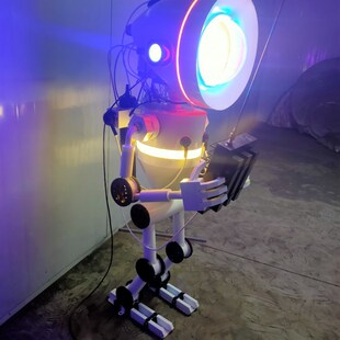 复古铁艺朋金属器饰迎宾门童酷炫工业风落地艺术