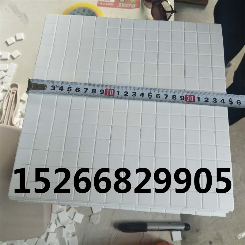 耐磨陶瓷衬板平板带孔焊接式氧化铝刚玉衬片管道内烧结马赛克贴片