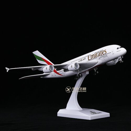 30CM带轮子带灯仿真飞机模型阿联酋航空A38S0客机民航模型摆件