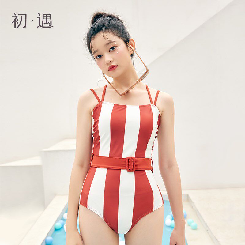 初遇新款儿童少女泳衣学生可爱甜美阳光沙滩度假红白条纹连体泳装