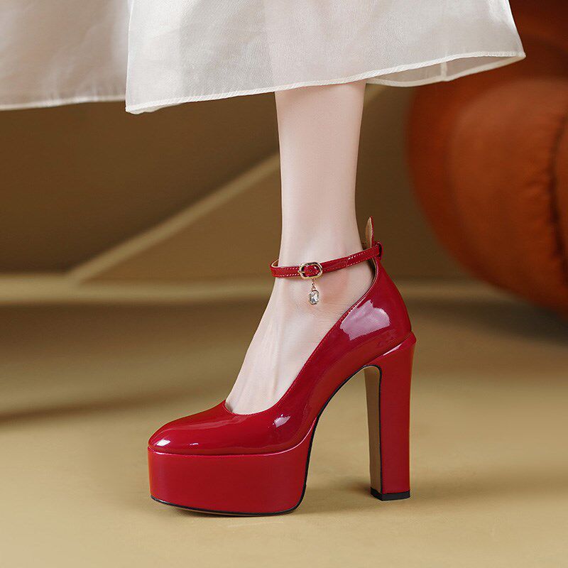 防水台粗跟高跟鞋女2024年新款高级感小个子不累脚红色婚鞋新娘鞋