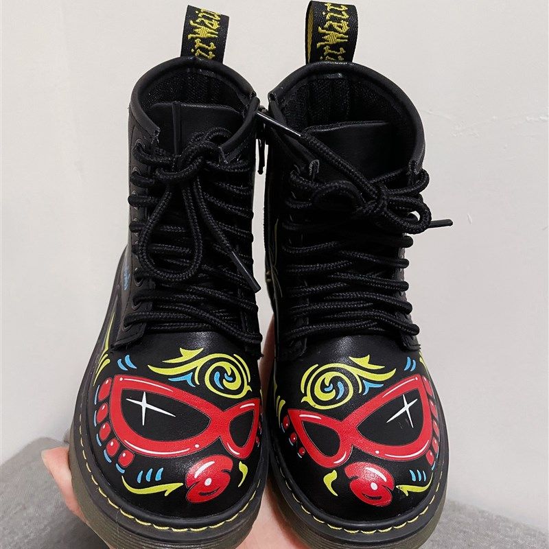 男女儿童靴子春款英伦风时尚百搭高筒系带马丁靴黑超奶嘴马丁靴