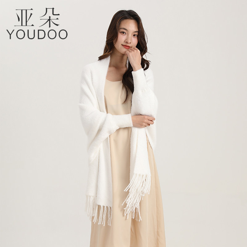 【亚朵】秋冬仿貂绒气质披肩淑女针织外套流苏设计软糯上衣
