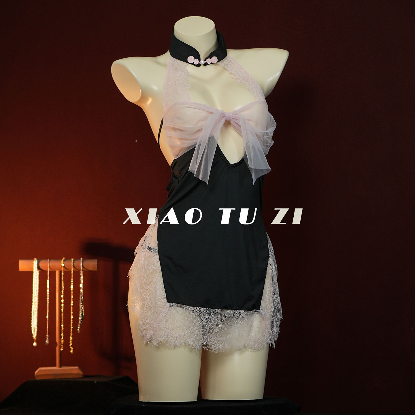 小兔子蕾丝网纱开叉睡裙