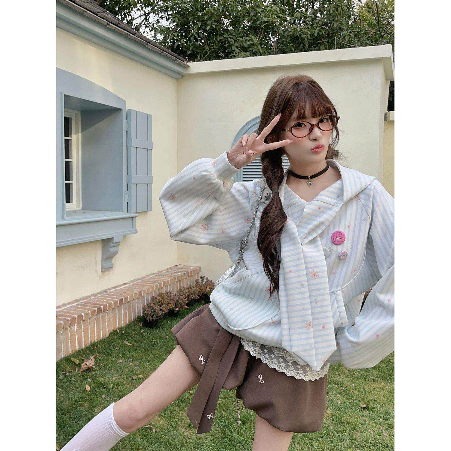 阮阮自制 懒懒熊 设计感时髦可爱印花小熊条纹连帽卫衣女