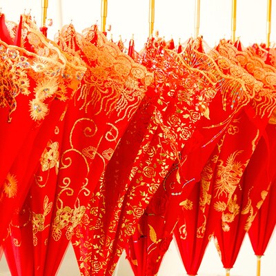 婚礼新娘伞红色雨伞结婚蕾丝边刺绣大红色长欢庆雨伞