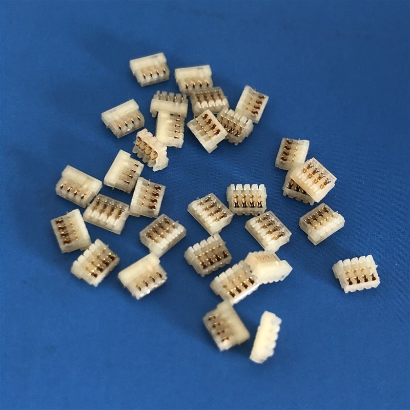 现货特价 SUR 0.8间距刺破式连接器4P线端镀金插头4290K-G04N-01B