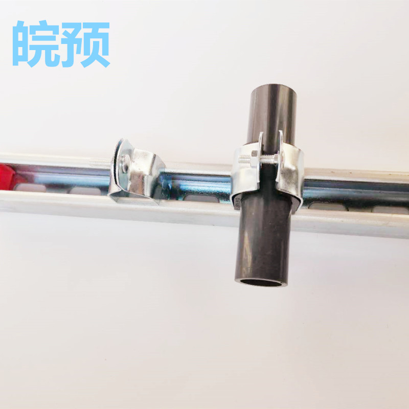 镀锌板P型卡抗震支架管卡c型钢管卡p型管夹绝缘防震P型管卡带衬套