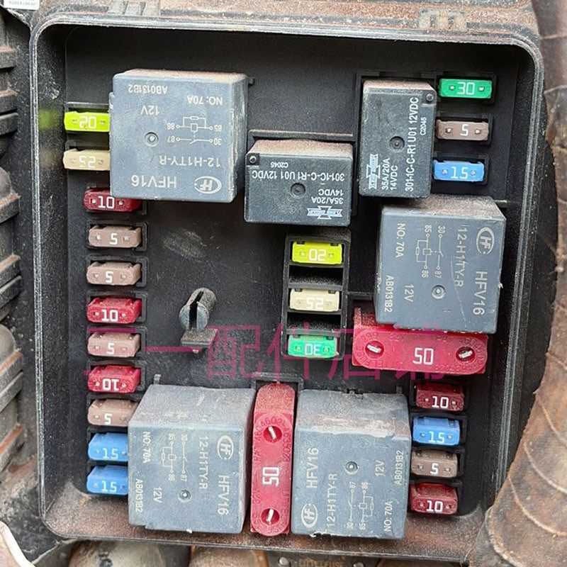 挖掘机配件三一55 60C 70 75 95 125 375保险盒原厂集成盒继电器,农用物资,苗木固定器/支撑器,淘宝优惠券,粉丝福利购,淘宝优惠卷