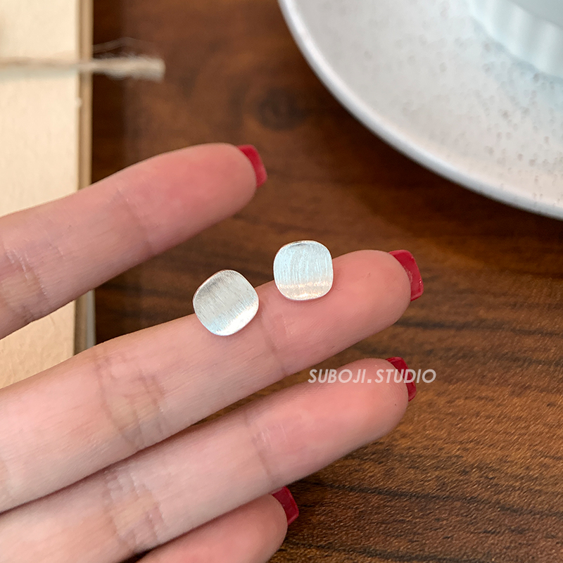 素泊集s999纯银方形拉丝耳钉女高级感轻奢小众耳环高级螺丝扣耳饰