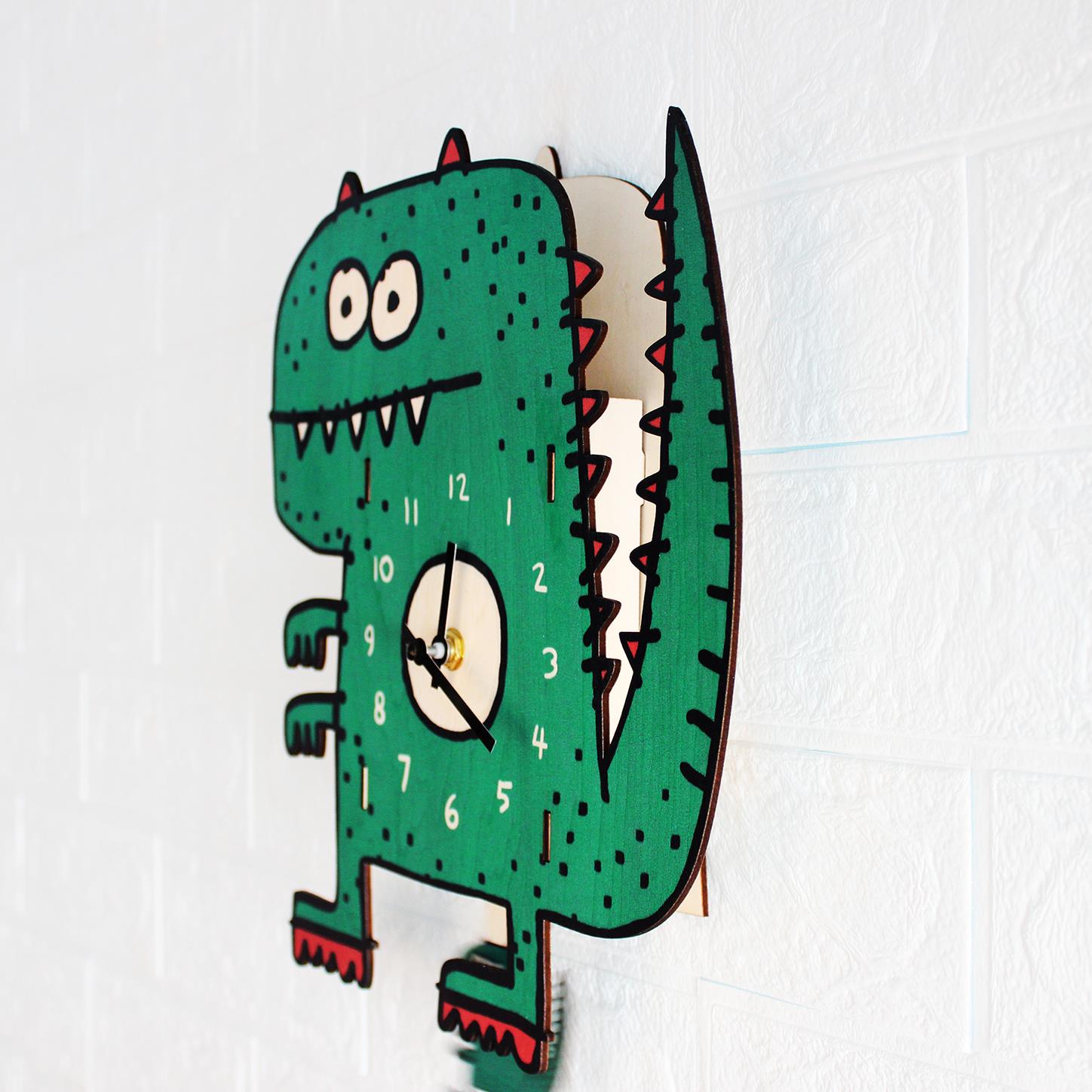 新MNM款创龙意通儿童房绿色恐卡木质摆幼儿园钟钟卡挂通创意钟表