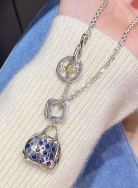 925银镀金 皇家蓝宝石  高碳钻  个性帅气经典老花四叶草包包吊坠