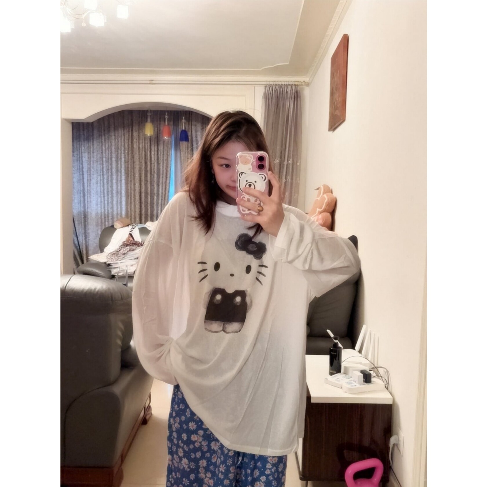顽季果 松弛感宅家风~kt猫咪印花防晒罩衫微透长袖宽松圆领女T恤