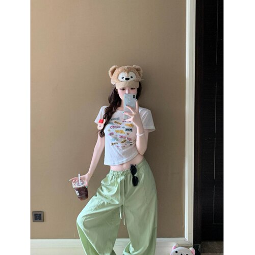 彩虹涂鸦字母印花显瘦短款T恤女