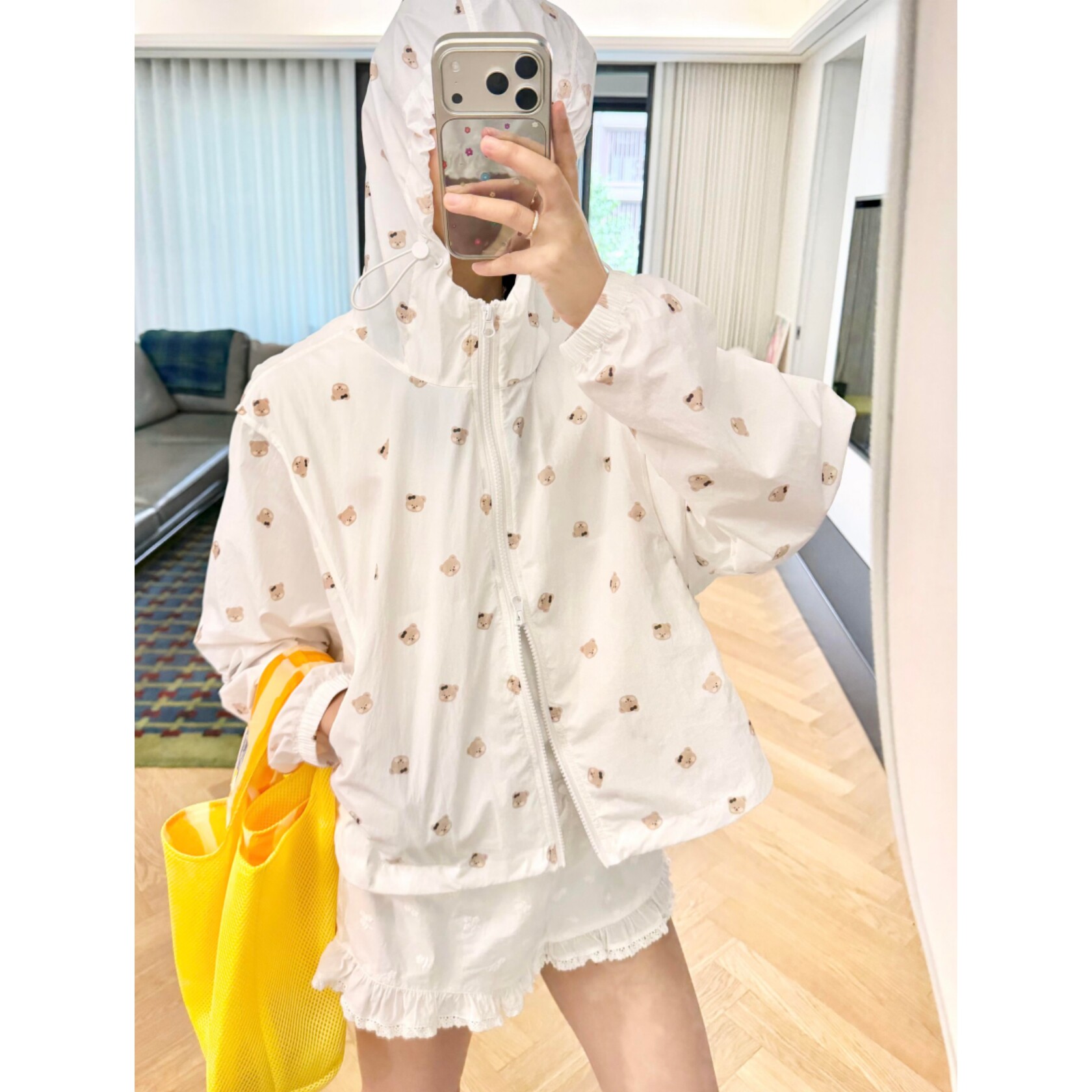顽季果 敲萌可爱小奶熊~满印轻薄宽松休闲外套防晒服短裤女套装夏