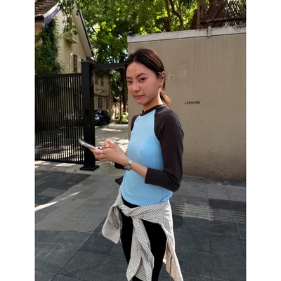 低饱和蓝灰撞色修身七分袖女T恤