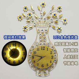 现代简约大气个性 免打孔时钟挂钟客厅家用时尚 创意夜光静音钟表