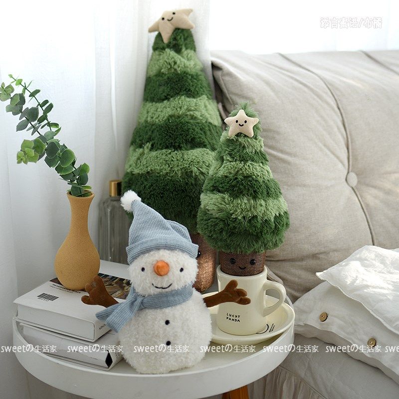 圣诞树抱枕毛绒玩具雪人靠枕客厅圣诞节装饰飘窗靠垫沙发摆件礼物