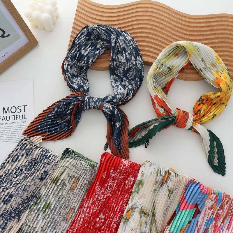 新款褶皱小方巾丝巾女春秋夏季时尚百搭装饰职业韩版小领巾围巾